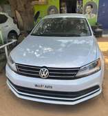 VOLKSWAGEN  JETTA 🔘 Année :   2017 Manuel