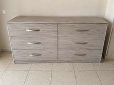 Lit 160 × 200 cm (sans matelas) + commode assortie à vendre