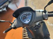 Moto kymgo Agility 150 Papier complt bon éta Rien single