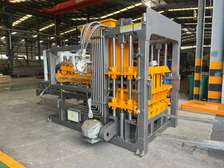 En vente Machine industrielle pour brique neuve.