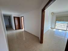 Appartement lumineux spacieux avec balcon et vue mer