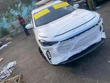 Jetour SUV blanc neuf spacieux moteur 1.5