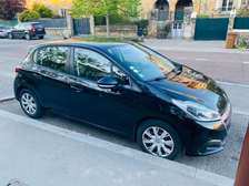 Peugeot 208 sous douane