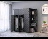 Armoire 3 battants en plastique avec coin