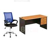 bureau secrétaire avec chaise roulante