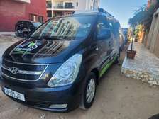 LOCATION MINIBUS 12 PLACES  DIESEL CLIMATISÉ