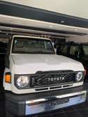 LOCATIONS PICKUP TOYOTA HILUX