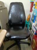 Chaise de bureau noire similicuir dossier haut mobile
