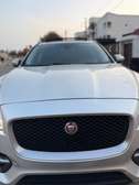 Jaguar F-pace 2019 full options venant de Corée.