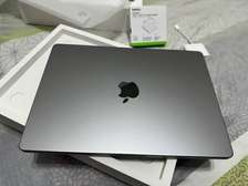 MACBOOK PRO M3 14 2023 512/16 cycle 7