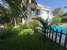 villa à louer corniche plateau 4 chambres salon