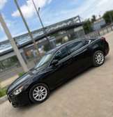 Mazda 6 berline noire confort fiable économique