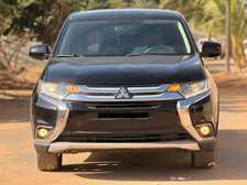 🔘 : MITSUBISHI 🔘 Modèle : OUTLANDER 🔘 Année : 2018 🔘