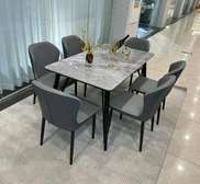 Table 6 chaises marbres à déstocker