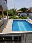 VILLA AVEC 5 STUDIOS ET DEUX APPARTEMENTS / Saly