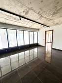 SPACIEUX SHOWROOM DUPLEX DE 300 M² SUR LA VDN