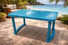 Table plastique table robuste
Longueur : 120 cm