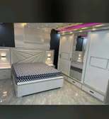 Ensemble chambre moderne blanc lit armoire LED