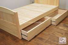 Lit en bois massif double avec tiroirs de rangement
