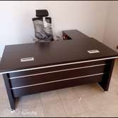 TABLES BUREAU+ RETOUR+ CAISSON (VENANT ALLEMAGNE)