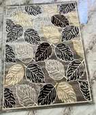 Tapis moderne deux dimensions disponibles