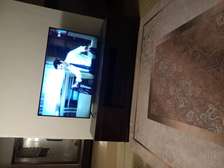 TV LED 40 Full HD Noir écran net couleurs éclatantes