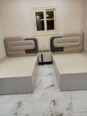 Lits jumeaux bois laqué blanc beige gris modernes