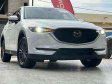 Mazda CX-5 SUV blanc feux LED jantes noires