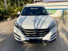 Hyundai Tucson Année: 2016  Automatique essence Toit ouvrant
