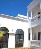 Villa 4 Chambres à Louer – Almadies, Résidence Sécurisée