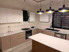 CUISINES EQUIPEES IMPORTEES ET LOCALES NEUVES