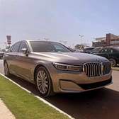 BMW 745e à Louer