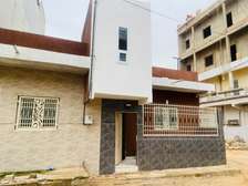 Villa Rdc + terrasse a louer à la cité Sotrac de Keur massar