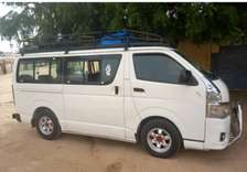 Toyota hiace 15 places
