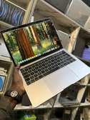 Macbook pro touch bar core i7
