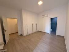 APPARTEMENT  F4 A LOUER AU POINT E