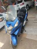 Je bassarde se joly honda silver avec carta grise