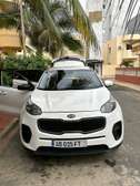 Kia Sportage blanc SUV spacieux et fiable