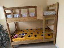 Lits étage enfants plus matelas orthopédique