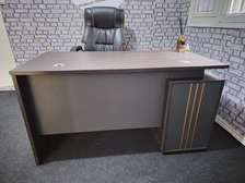 Bureau moderne + Fauteuil de bureau