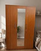 Armoire 3 batant en bois très solide