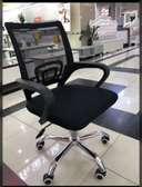 Chaise de bureau ergonomique noire dossier maille