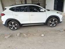 Hyundai Tucson full options