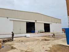Usine et Hangar de 7000 m2 à vendre à Thiaroye