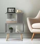 Table basse fonctionnelles avec pied en bois