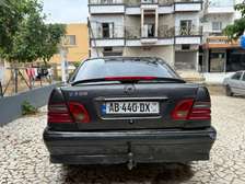 Mercedes Benz e200