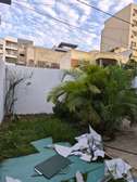 Belle villa avec cour avant à Mermoz