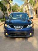 Nissan Qashqai SUV compact bleu faible kilométrage