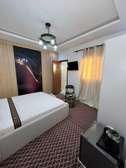 Belle et spacieuse chambre au Point E