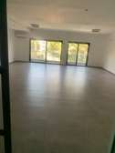 Location appartement F4 neuf Point E
